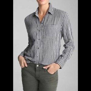 Gap gingham black & white button down shirt L